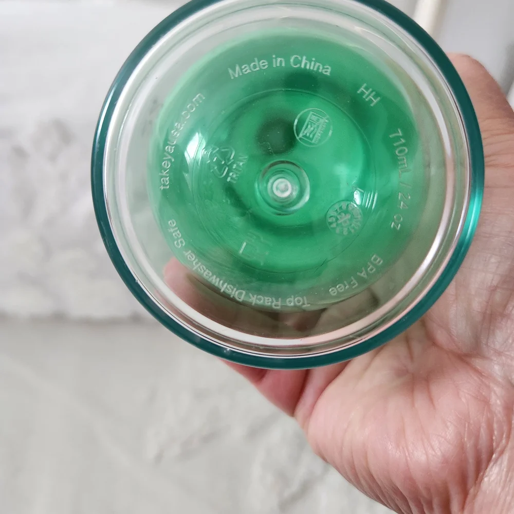 BRAND NEW Takeya Green Water Bottle 24oz